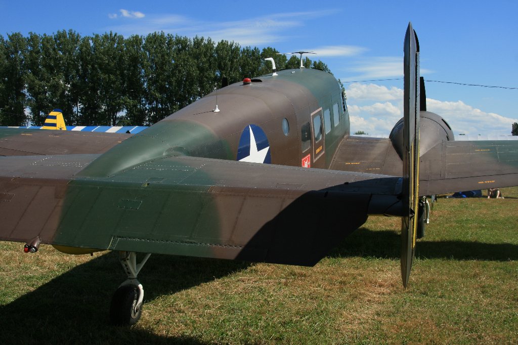 2008 06 LFQU F-AZEJ BEECH E-18S BICHETTE